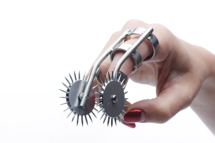 Master Series Master Series Spikes Double Finger Pinwheel Female Sex Toys